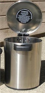 Automatic Opening 1.3 gallon Trash Can