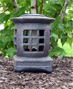 Pagoda Solar Accent Light